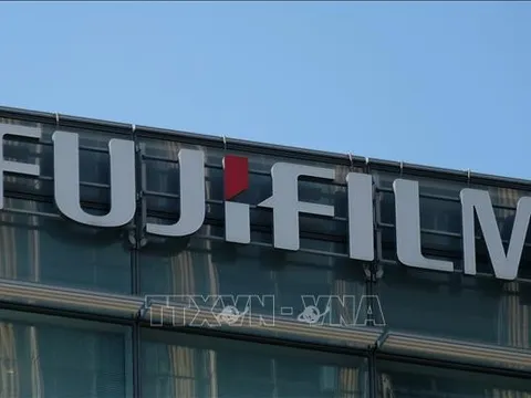 Doanh số máy ảnh Fujifilm 'Instax' vượt mốc 100 triệu chiếc sau gần 30 năm