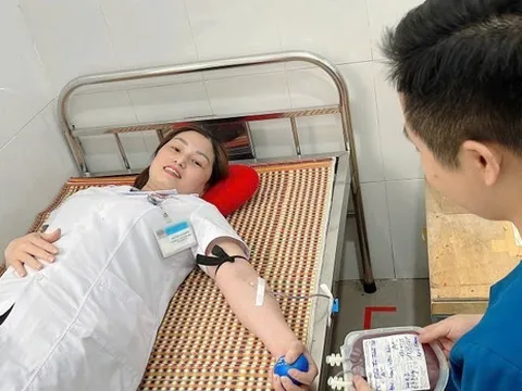 7 y, bác sĩ hiến máu cứu sống bệnh nhân rơi từ vách núi nguy kịch