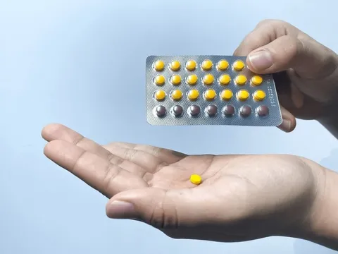 Cảnh báo gấp từ bác sĩ trước việc một phụ nữ nguy kịch do dùng thuốc tránh thai