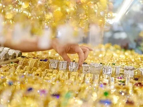 Lời khuyên cực kỳ thiết thực khi vàng giữ đỉnh 107,5 triệu đồng