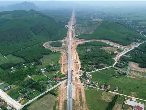 Tạo khí thế tưng bừng, lan tỏa tinh thần yêu nước