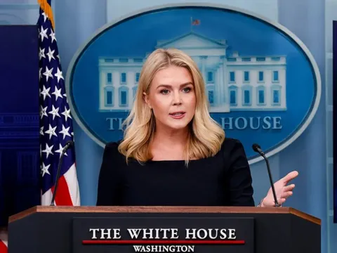 Mỹ tiếp tục "tạt nước lạnh" về phía Tổng thống Zelensky giữa lúc "căng như dây đàn"