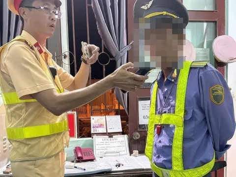 1 nhân viên gác chắn tàu vi phạm nồng độ cồn khi lực lượng chức năng kiểm tra bất ngờ