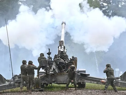 Ukraine dồn quân đến "pháo đài cuối cùng" ở Kursk, quyết giữ "quân bài mặc cả" trên đất Nga