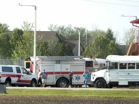 Thương tâm: Lao xe vào trại hè ở Mỹ, 4 trẻ em tử vong