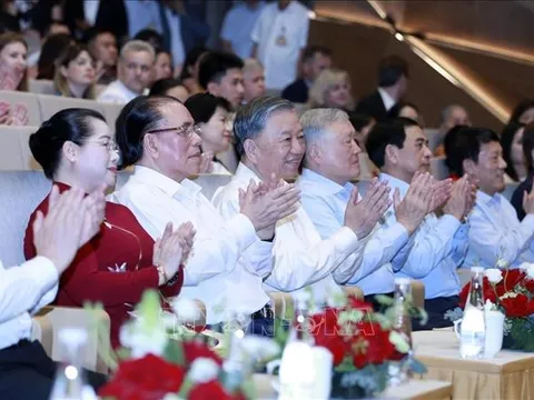 Chương trình nghệ thuật 'Bài ca chiến thắng': Bản hùng ca về lòng yêu nước