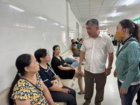 Người mẹ ngất lịm trước tin con 8 tuổi tử vong sau tai nạn mô tô nước tại Bình Định