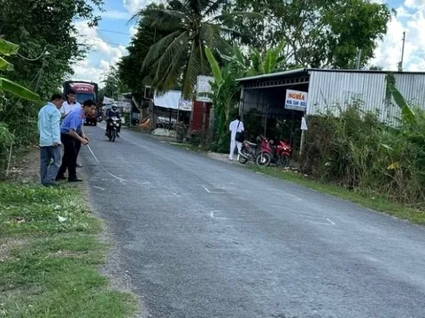 Cơ quan Điều tra VKSND Tối cao kiểm tra hiện trường vụ tai nạn giao thông khiến nữ sinh tử vong ở Vĩnh Long