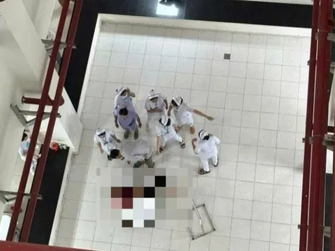 Đang ăn cơm cùng chị gái, bệnh nhân bất ngờ nhảy từ tầng 8 xuống giếng trời tầng 3, tử vong, động thái đáng chú ý của gia đình