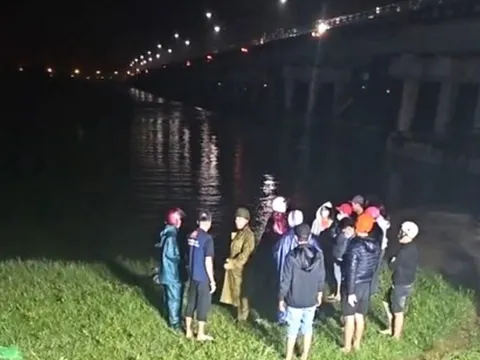 Hé lộ bất ngờ về hoàn cảnh và điều kiện kinh tế của người mẹ ôm con nhảy xuống sông Hương