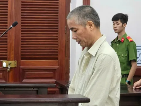 Anh trai cầm chai xăng đốt nhà em gái vì lý do rất đáng buồn