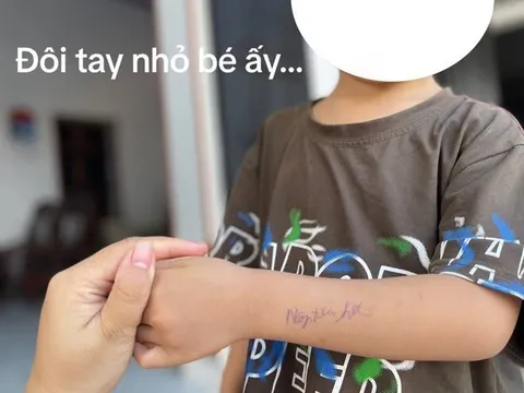 Dòng chữ kém duyên trên cánh tay học sinh mầm non do cô giáo viết khiến gia đình tức giận, mẹ Việt tranh cãi