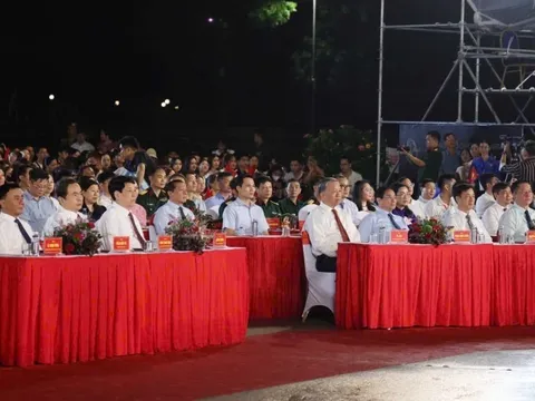 Lãnh đạo Đảng, Nhà nước dự chương trình nghệ thuật đặc biệt 'Người là Hồ Chí Minh'