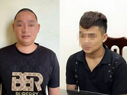 Mánh khóe của bố con nuôi chuyên chăn dắt thiếu nữ từ 14 đến 19 tuổi làm việc tại quán karaoke