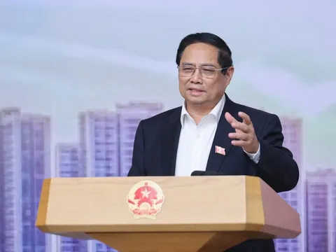 Thủ tướng: Xử lý nghiêm các hành vi đầu cơ, lũng đoạn; hướng tới mục tiêu mọi người dân đều có chỗ ở