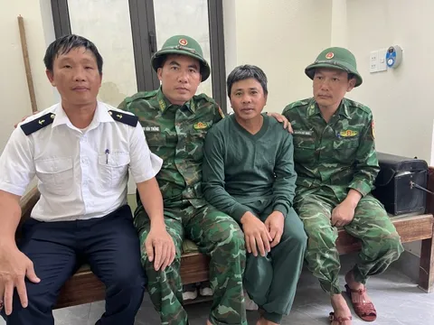 Tìm kiếm, cứu hộ thành công toàn bộ thuyền viên vụ chìm tàu ở cảng Vũng Áng