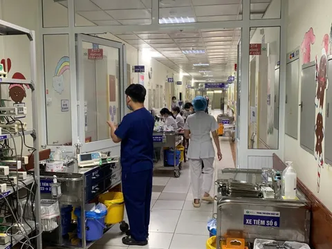 Tổ chức chiến dịch cao điểm phòng bệnh sốt xuất huyết, COVID-19...