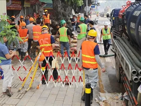 Tiếp tục khắc phục sự cố phun trào phụ gia Metro Nhổn - Ga Hà Nội