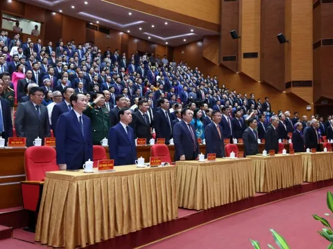 Phó Thủ tướng Lê Thành Long: Thanh Hoá cần giữ gìn hình ảnh, tác phong của người cán bộ "từ phục vụ hành chính sang phục vụ nhân dân"