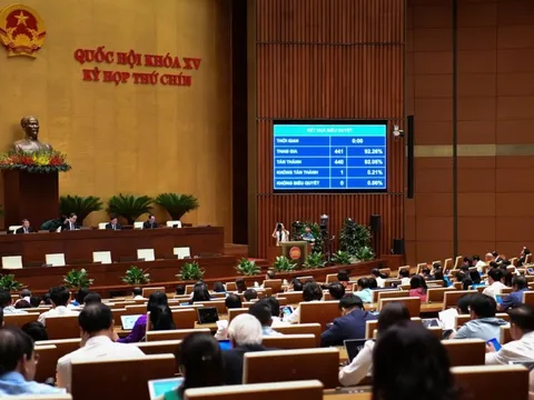 Miễn học phí: Mệnh lệnh vì dân, hành động vì tương lai