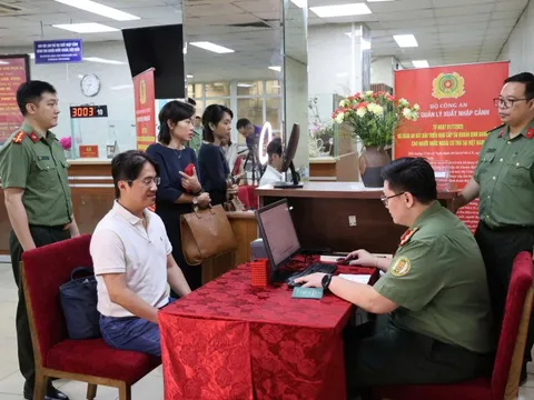 Định danh điện tử mức độ 2 cho người nước ngoài: Thuận lợi, an toàn, nhanh chóng