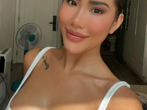 Gái quê miền Tây "siêu vòng 3" sinh con quốc tịch Úc, chồng chi nửa tỷ/tháng chăm vợ con