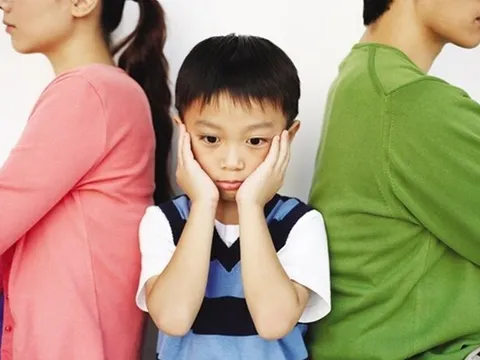 Đang mừng vì chồng cũ xin "nối lại tình xưa", sau một đêm ở lại với anh, tôi trắng mặt chạy vội