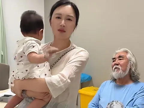 Ông lão 76 tuổi có 3 con với vợ trẻ kém 31 tuổi, sa thải bảo mẫu với lý do rất đau lòng