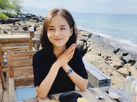 Được giám đốc cao cấp tỏ tình, hứa giúp trả nợ 1,6 tỷ, mẹ đơn thân học vấn cấp 2 cưới vội và cái kết