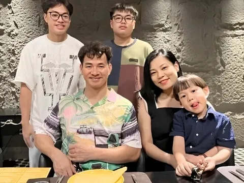 Con thứ 3 nhà NSND Xuân Bắc lên 7 tuổi vẫn ti bình, trổ tài ngâm thơ bằng giọng ngọng nghịu nghe cực yêu