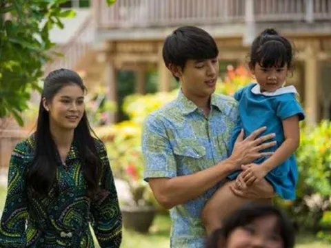 Đi làm xa nhớ con gọi về nhà, vô tình thấy hành động của bố chồng với cháu, tôi bắt xe về ngay