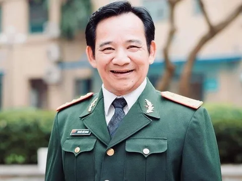 Thượng tá khiến NSƯT Chí Trung "không thở được", lên mạng nhận là đại gia đi làm cả năm là mua được 1 căn nhà