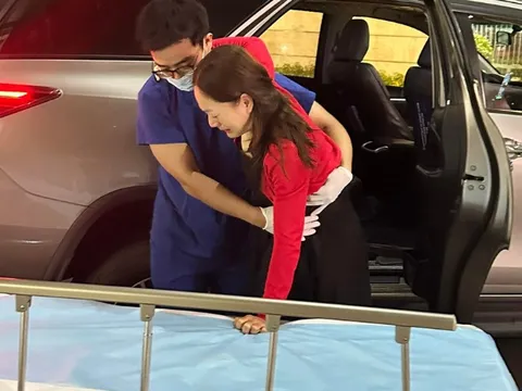 Xót cảnh Lan Phương khóc nức nở nhập viện cấp cứu trong lúc ly hôn chồng Tây, đến 3h sáng mới thấy nhẹ nhõm