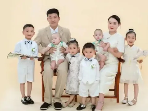 Mẹ bỉm sinh năm 2000 “gây sốt” mạng xã hội khi 6 năm sinh liên tiếp 3 cặp song sinh