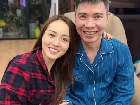 Vợ NSND Công Lý lo lắng chia sẻ: "Sợ bệnh viện lắm" khi chồng phải nhập viện cấp cứu, lên bàn mổ
