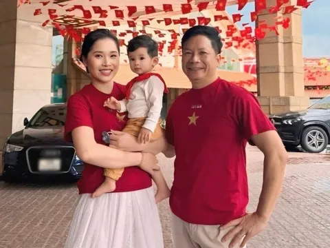 Shark Hưng khoe quý tử hệt như "bản sao" từ bố, vợ Á hậu thân thiết bên con trai riêng của chồng