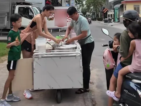 "Gà cưng" Vũ Khắc Tiệp đưa con đi bán tào phớ lề đường khách mua tới tấp, từng được chồng Việt kiều tặng nhà 10 tỷ