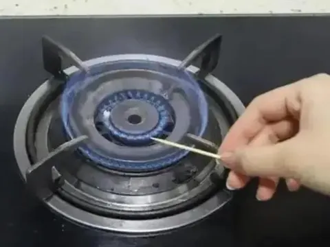 Trên bếp gas có một “cơ quan nhỏ”, dùng tăm khều nhẹ là tiết kiệm được vài trăm tiền gas mỗi năm