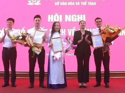 Nữ NSND vừa nhậm chức Giám đốc Nhà hát Chèo Hà Nội: Chồng cũng là Giám đốc, sinh 2 quý tử hưởng trọn gen bố mẹ