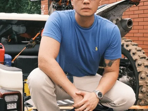 Cảnh "hốc hác", bạc cả tóc vì chăm con của 2 sao nam nổi tiếng đẹp trai, ai nhìn cũng thấy thương