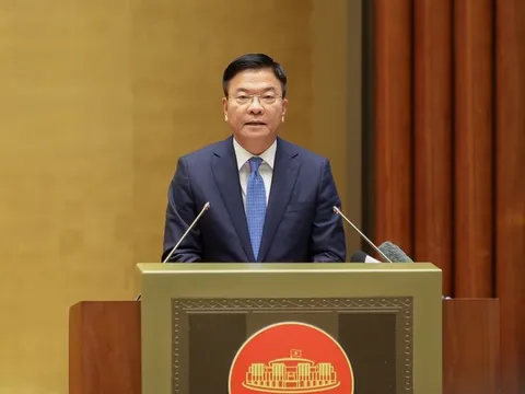 Phó Thủ tướng Lê Thành Long nêu rõ các khoản kinh phí cho chính sách khám sức khỏe định kỳ, miễn viện phí, phụ cấp y tế