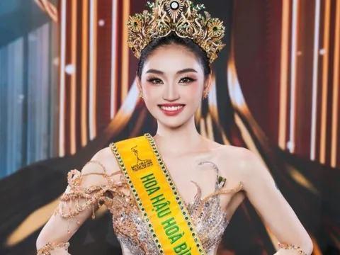 Sao Việt có bố mẹ đi bán vé số: Người đăng quang Hoa hậu trong niềm tự hào, người trở thành nam thần nghìn tỷ