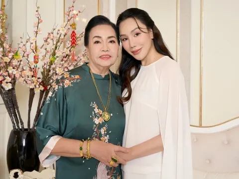Sao Việt 24h: Mẹ Hồ Quỳnh Hương mất sau 4 tháng con gái làm đám cưới, dân tình tiếc vì bà mới bế cháu ngoại được 2 năm