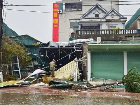 Thủ tướng chỉ đạo khẩn trương khắc phục hậu quả bão số 10 và mưa lũ