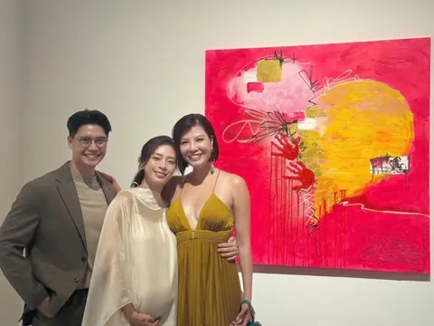 Cựu siêu mẫu Vũ Cẩm Nhung đấu giá bức tranh của Ngô Thanh Vân, dành 73 triệu hỗ trợ các bé mổ tim