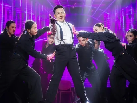 MC Anh Tuấn "vượt bão" để dự fancon của Đinh Tiến Đạt, nam rapper gửi lời cảm ơn đến bà xã
