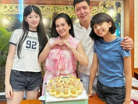 Vợ Bình Minh khoe con gái xinh đẹp, học trường xịn, tốt nghiệp tú tài THPT được tuyển thẳng ĐH hàng đầu thế giới