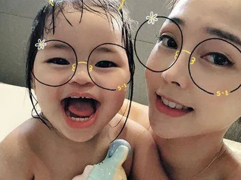 Con hỏi chuyện tế nhị, bố vội vàng đáp khiến mẹ xấu hổ