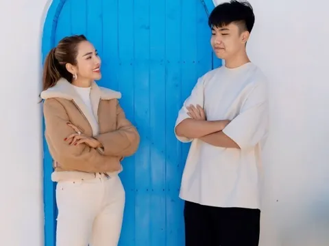 Vợ Ưng Hoàng Phúc thương con trai qua Mỹ ở cùng ba ruột không còn được nuông chiều, gọi điện về "mít ướt" với mẹ