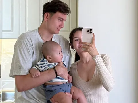 Có con với thủ môn Đặng Văn Lâm lương 400 triệu đồng/tháng, hotgirl vẫn một tay bế con một tay tự làm việc nhà